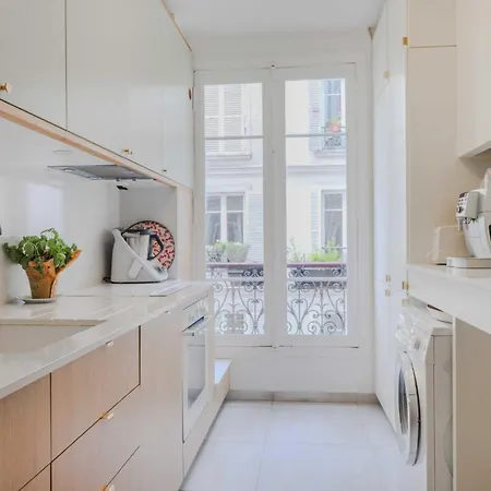 3 Bedroom With Balcony - Belleville Paris