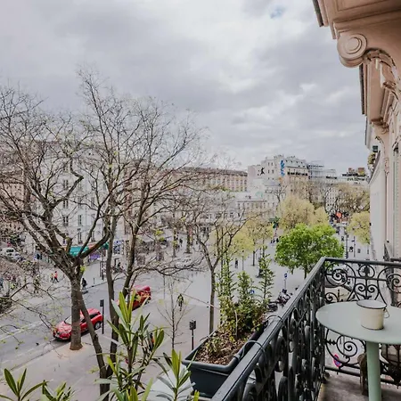 3 Bedroom With Balcony - Belleville Apartment